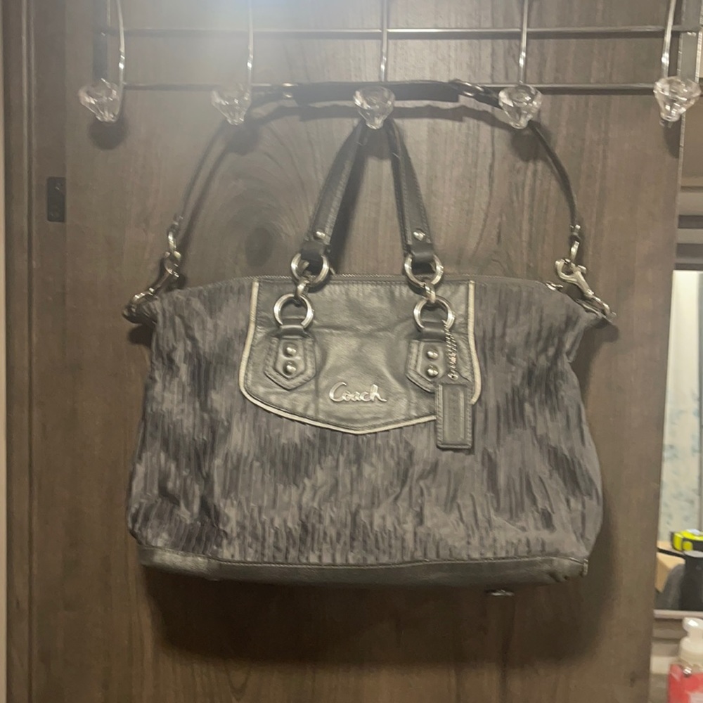 Coach short shoulder bag/hand bag